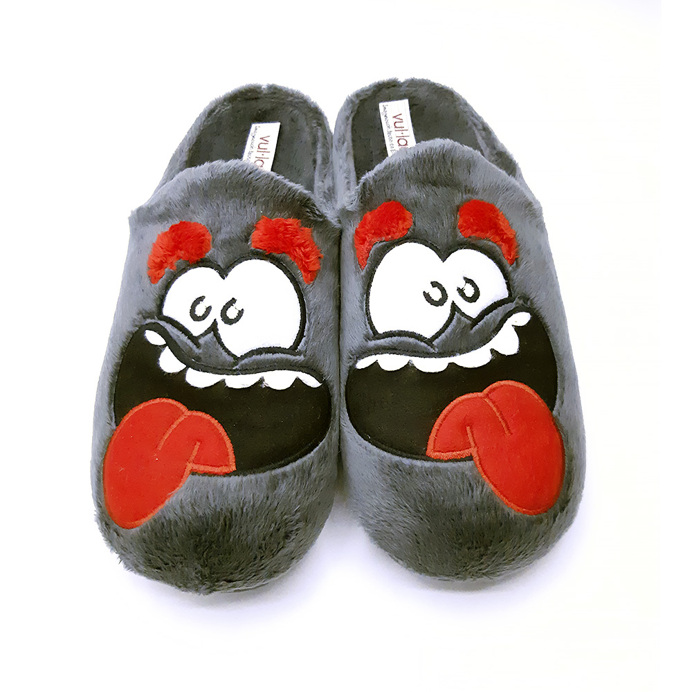 CHINELA JUVENIL VUL LADI DE FELPA GRIS CON DISENO DIVERTIDO 3 - ZAPATILLA HOMBRE VUL LADI DE FELPA GRIS CON DISEÑO DIVERTIDO | PANTUFLAS CÓMODAS PARA CASA CHINELA JUVENIL VUL LADI DE FELPA GRIS CON DISENO DIVERTIDO 3 - ZAPATILLA HOMBRE VUL LADI DE FELPA GRIS CON DISEÑO DIVERTIDO | PANTUFLAS CÓMODAS PARA CASA