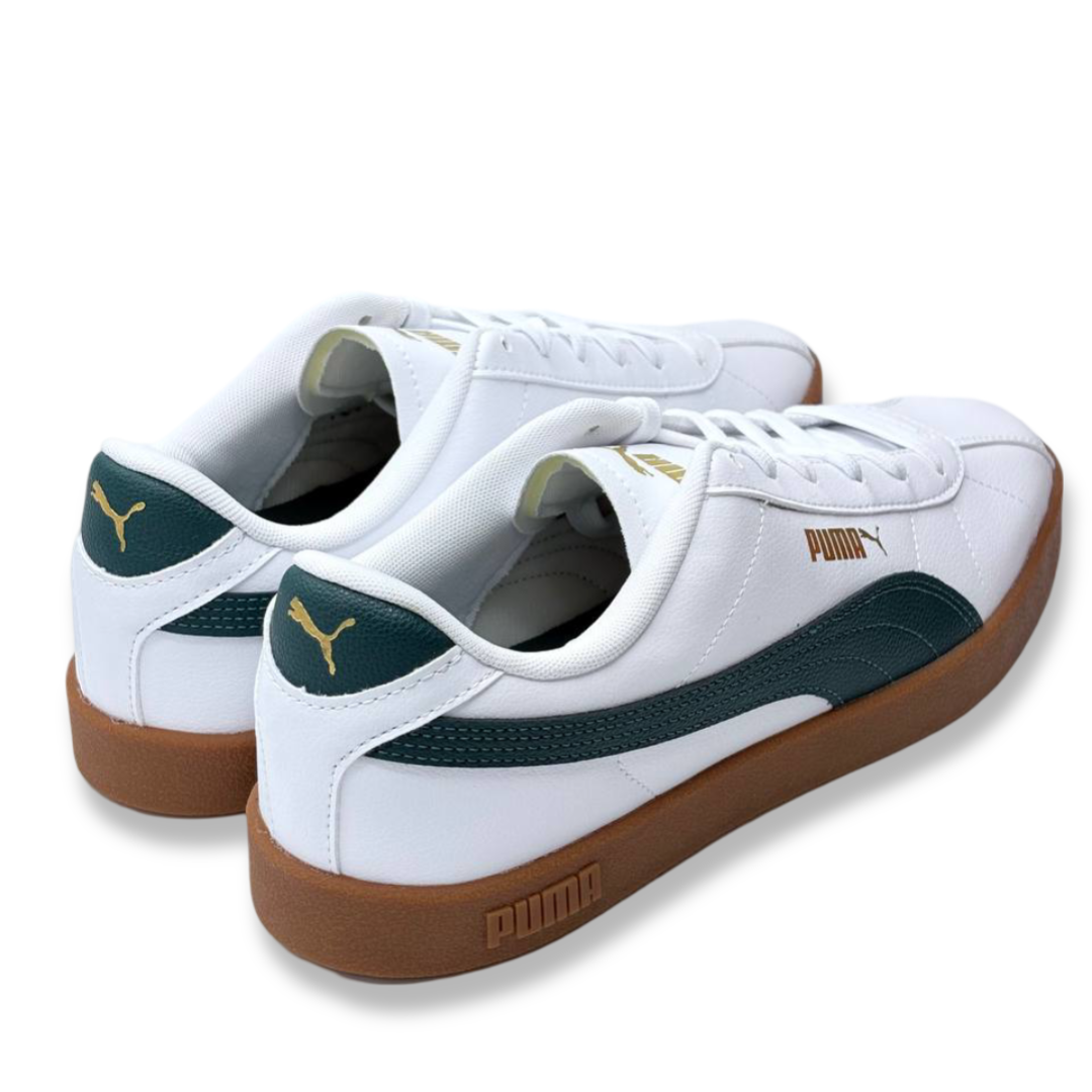 IMG 9208 - ZAPATILLA HOMBRE PUMA CLUB II SL | SNEAKERS DE PIEL VEGANA, SUELA DE GOMA Y DISEÑO RETRO Zapatillas hombre Puma Club II SL - sneakers de piel sintética en color blanco con detalles en verde, suela de goma y diseño retro.