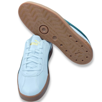 IMG 9234 - ZAPATILLA HOMBRE PUMA CLUB II SL | SNEAKERS DE PIEL VEGANA, SUELA DE GOMA Y DISEÑO RETRO Zapatillas hombre Puma Club II SL - sneakers de piel sintética en color blanco con detalles en verde, suela de goma y diseño retro.