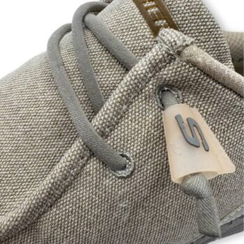 Skechers Relaxed Fit Street 210959 en lona vegana lavable, diseño cómodo y flexible con plantilla Memory Foam. Perfecto para el día a día.