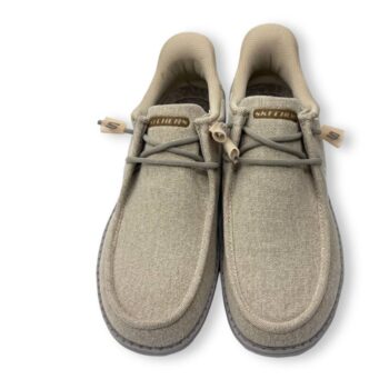 Skechers Relaxed Fit Street 210959 en lona vegana lavable, diseño cómodo y flexible con plantilla Memory Foam. Perfecto para el día a día.