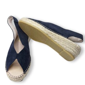 fabiolas-603800-negro