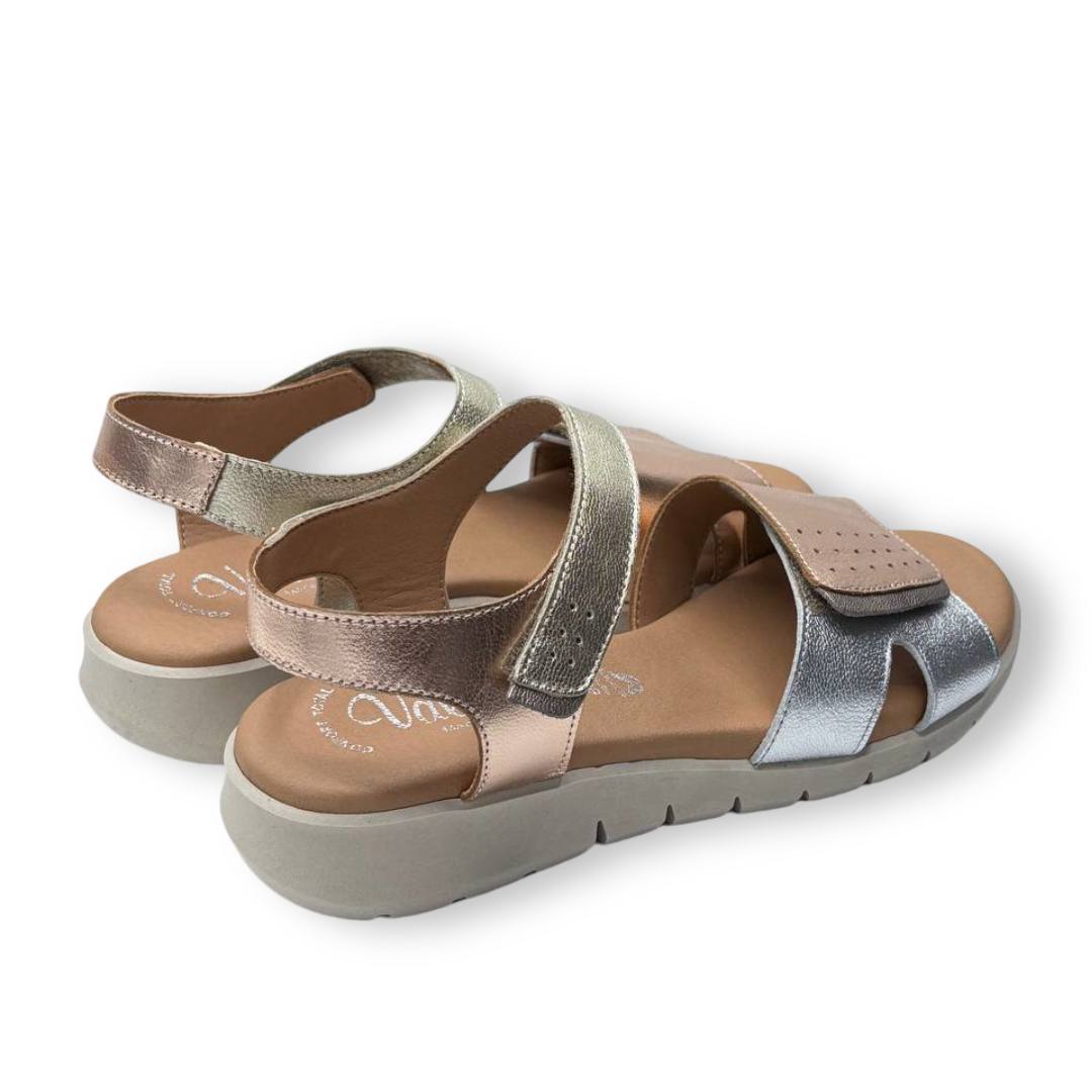 IMG 2660 - SANDALIA MUJER VALERIAS 2021 | DISEÑO JUVENIL CON CIERRE DE VELCRO Y SUELA ULTRALIGERA valerias-1020-metalizada.jpg