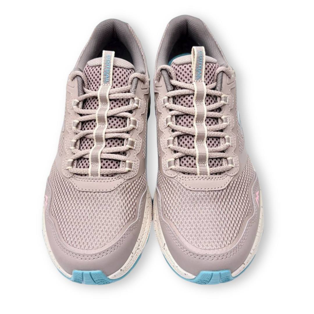 IMG 6282 - ZAPATILLAS SKECHERS GO RUN TRAIL ALTITUDE 2.0 TAUPE BLUE | RENDIMIENTO Y COMODIDAD SKECHERS_MUJER_GO_RUN_TRAIL_ALTITUDE_TPLB_TAUPE_BLUE_129525