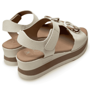 Sandalia plataforma color taupe